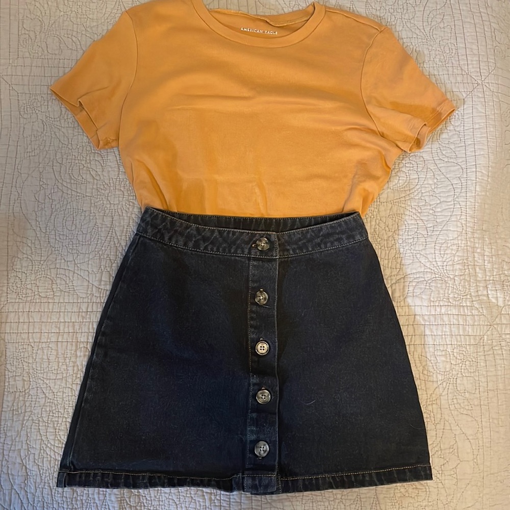 Forever 21 size S dark button down jean skirt midi length
